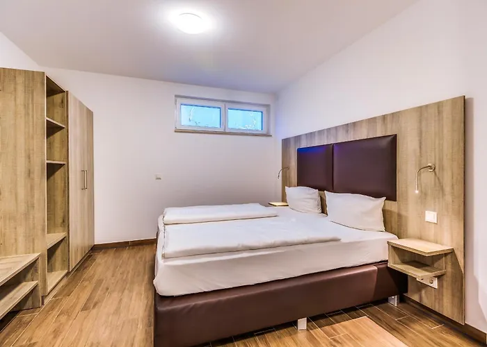 Lagovida Seglerhuette A Am Stoermthaler *