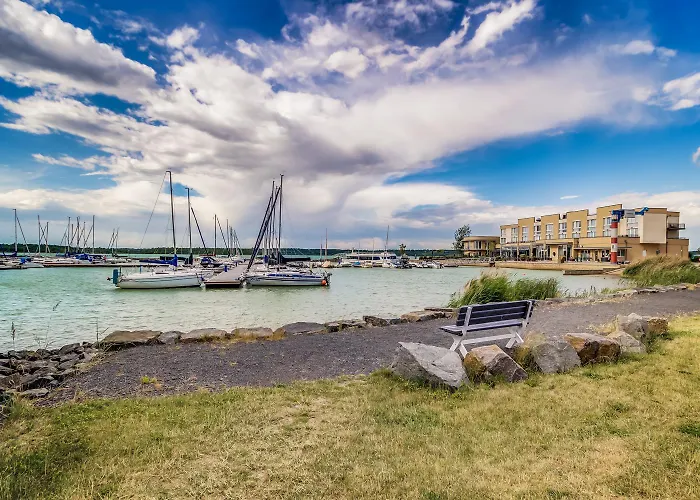 Lagovida Seglerhuette A Am Stoermthaler *